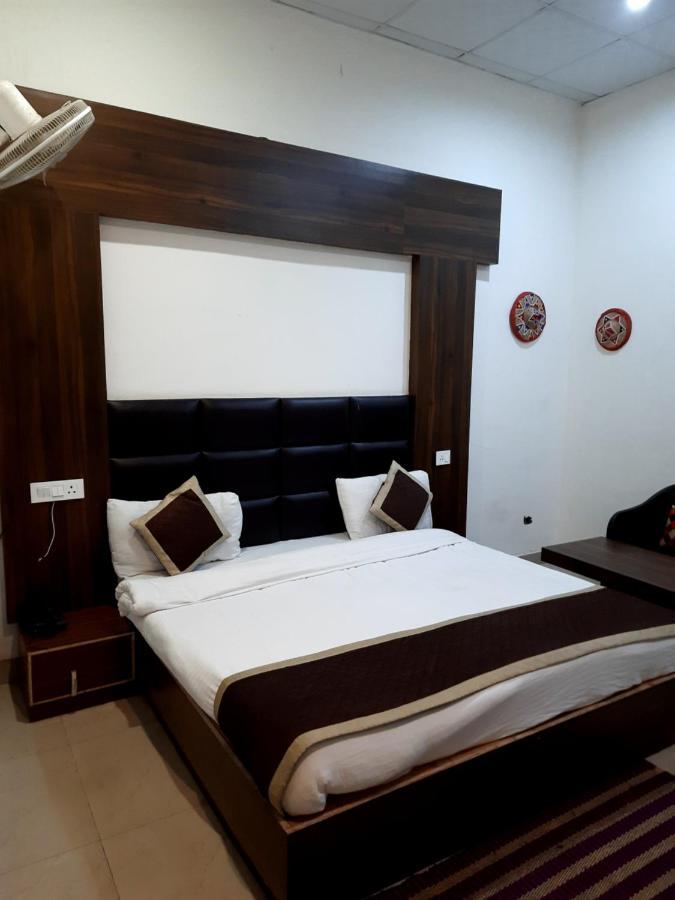 Hotel Green Park Nainital Esterno foto